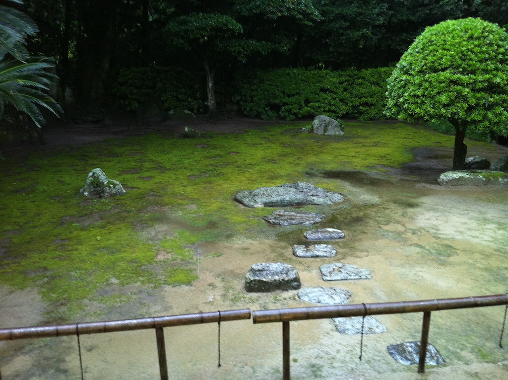 普賢寺の庭園